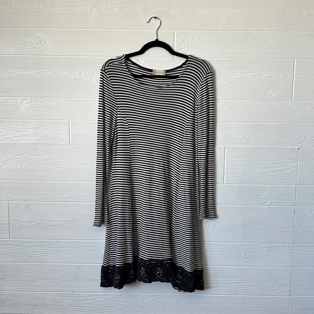 Altar’d state gray and white long sleeve striped drape with lace edge size large